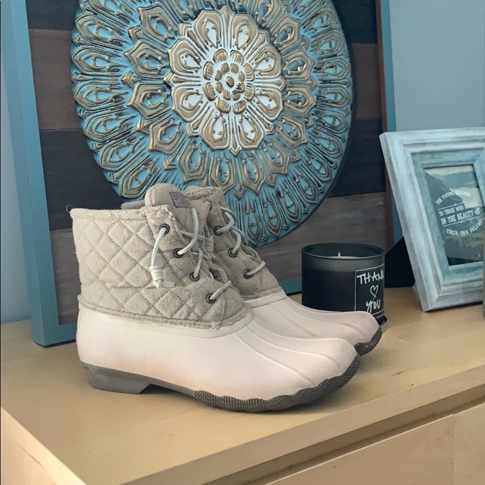 Off white Sperry boots